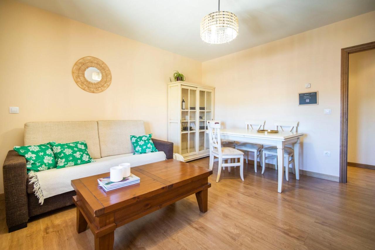 Apartamentos Ribera Del Duero Las Escuelas Vadocondes Bagian luar foto