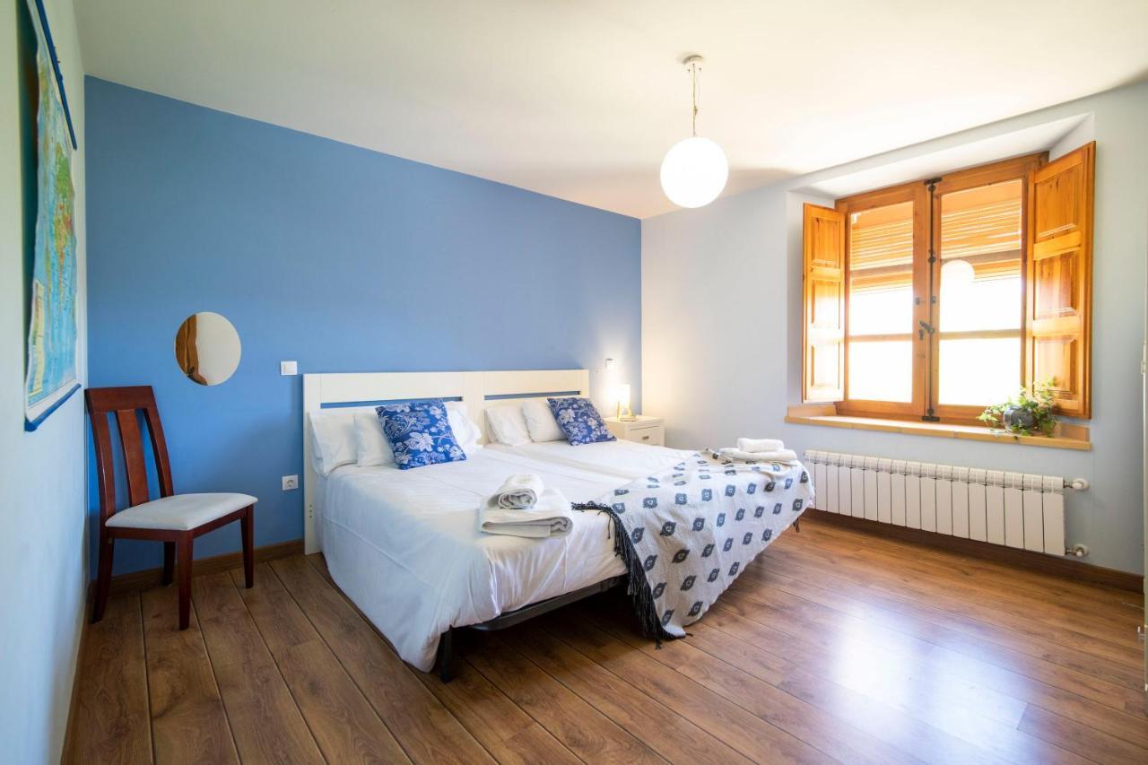 Apartamentos Ribera Del Duero Las Escuelas Vadocondes Bagian luar foto