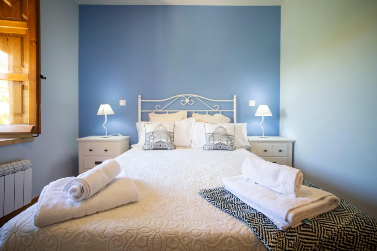 Apartamentos Ribera Del Duero Las Escuelas Vadocondes Bagian luar foto