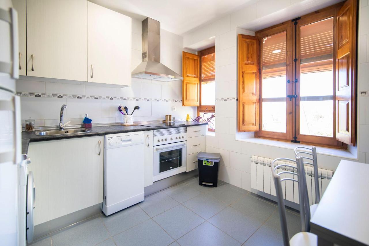 Apartamentos Ribera Del Duero Las Escuelas Vadocondes Bagian luar foto
