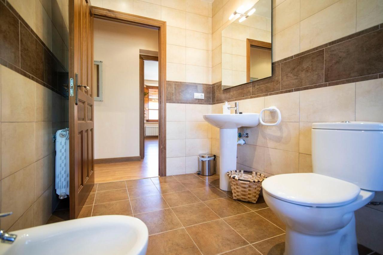 Apartamentos Ribera Del Duero Las Escuelas Vadocondes Bagian luar foto