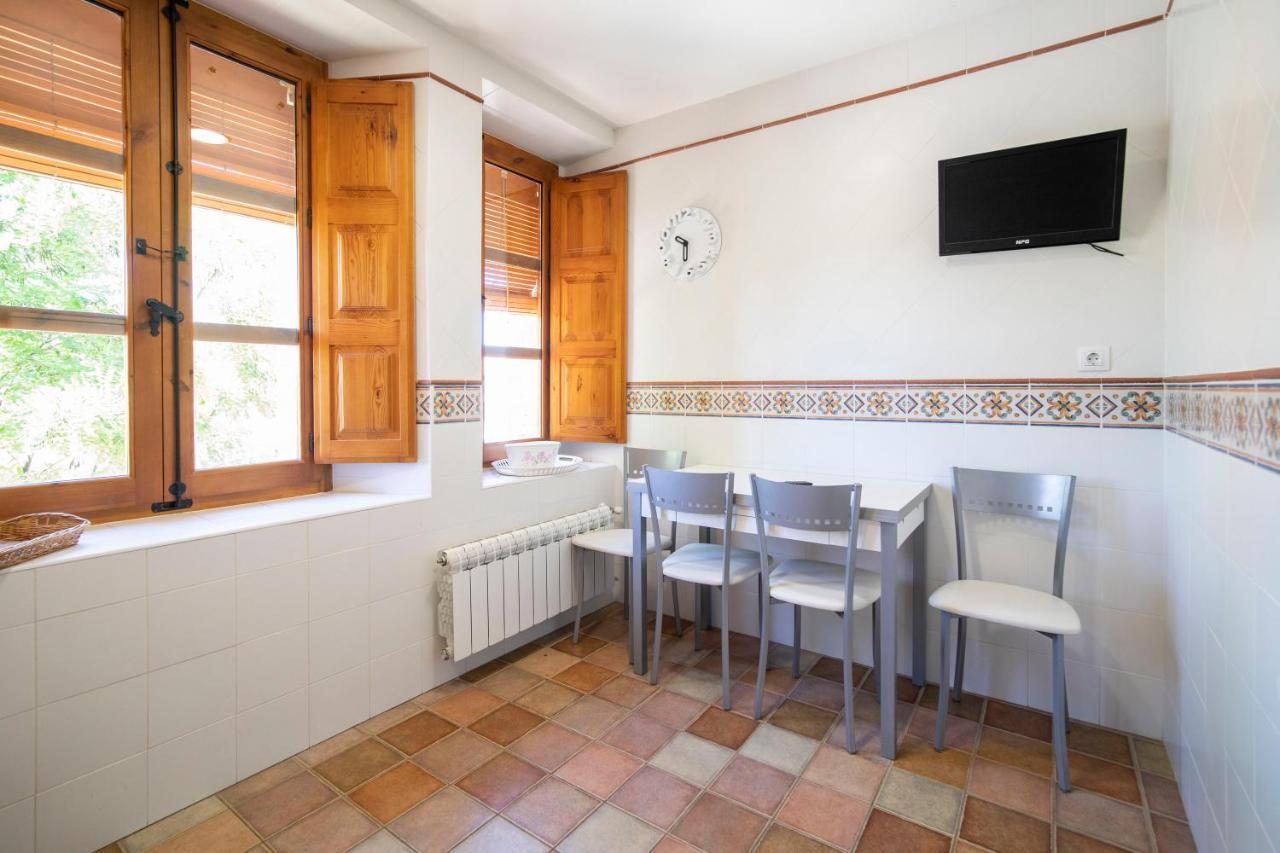 Apartamentos Ribera Del Duero Las Escuelas Vadocondes Bagian luar foto